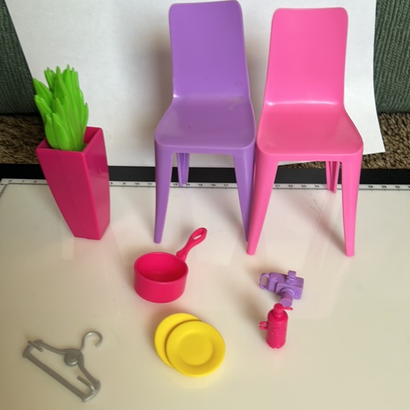 Barbie house - Picture 3 of 3